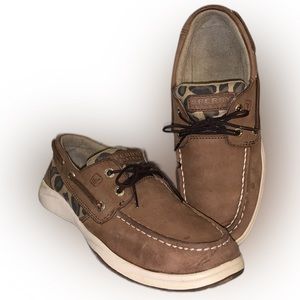 • Sperry Top-Sider  Leather “Intrepid” Sperry Top-Sider Leopard Boat Shoes •